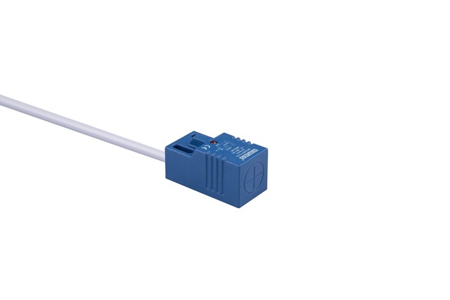 Plastic Flush NPN-NC 5mm 2m Cable 18 mm Square Inductive